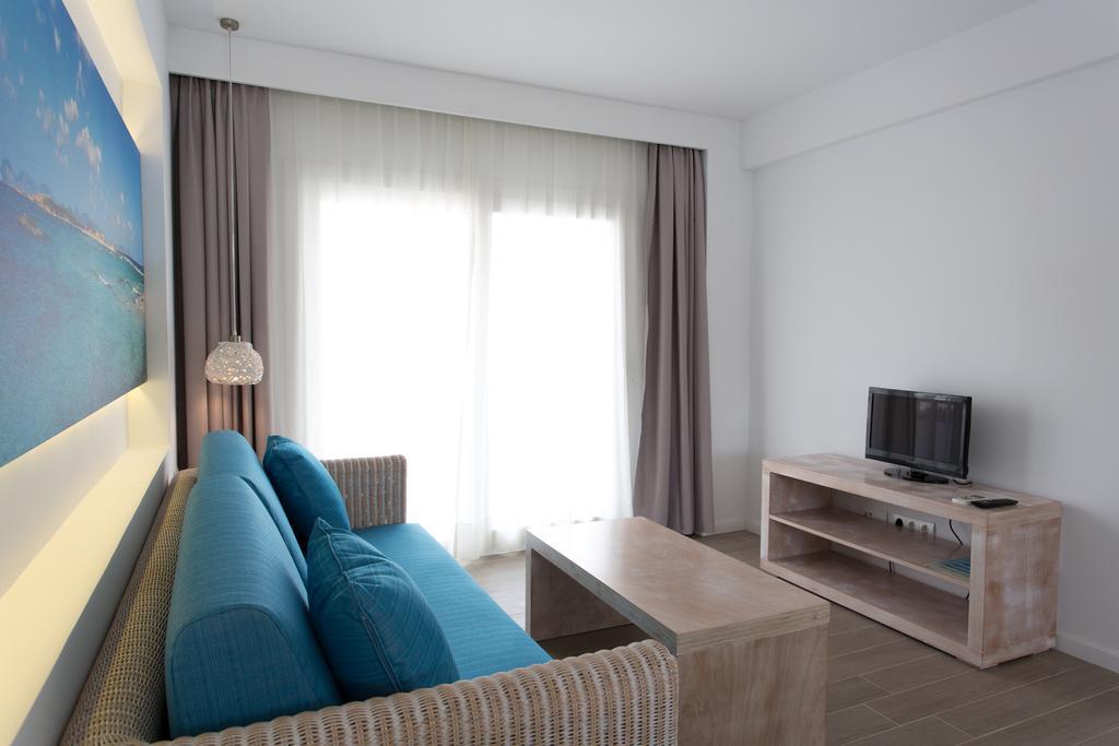 Apartamentos Pou Dเอสปุญอลส์ ภายนอก รูปภาพ