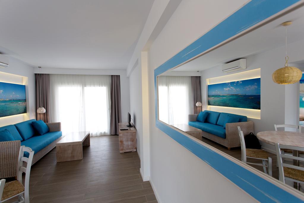 Apartamentos Pou Dเอสปุญอลส์ ภายนอก รูปภาพ
