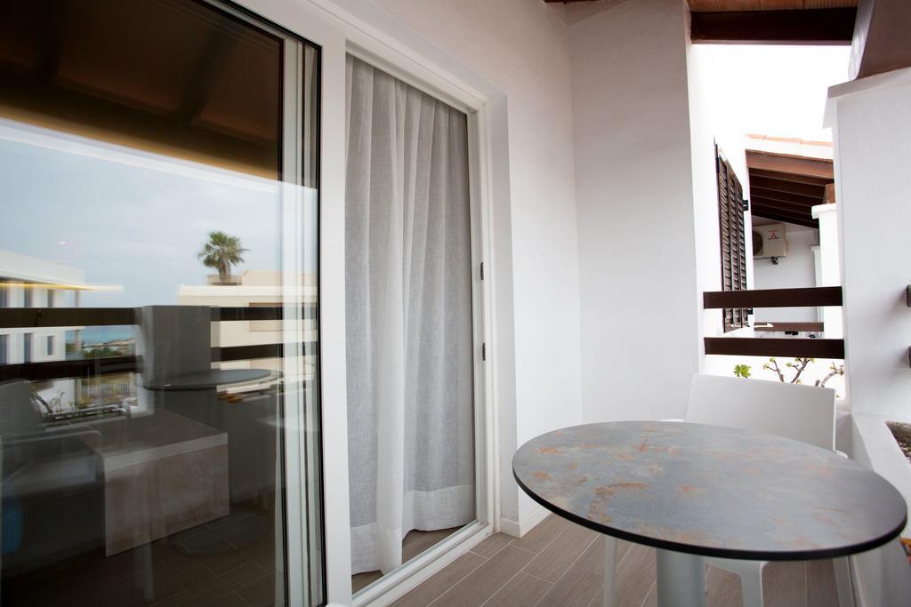 Apartamentos Pou Dเอสปุญอลส์ ภายนอก รูปภาพ