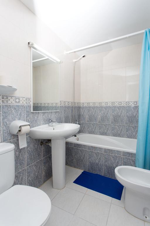 Apartamentos Pou Dเอสปุญอลส์ ภายนอก รูปภาพ